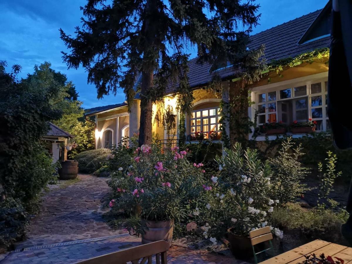 Villa-Magdi Vendeghaz Révfülöp المظهر الخارجي الصورة